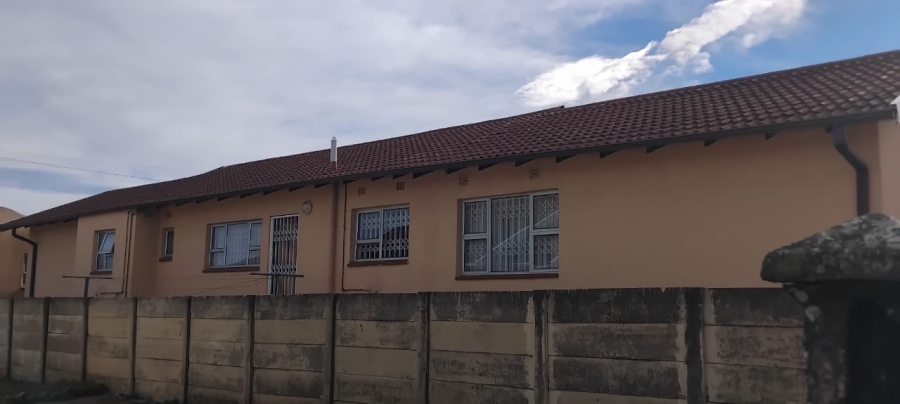 3 Bedroom Property for Sale in Bisho Gardens Eastern Cape